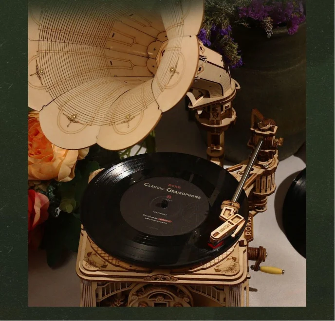 rokr-3d-drevene-puzzle-klasicky-gramofon-424-dilku-155200.jpg